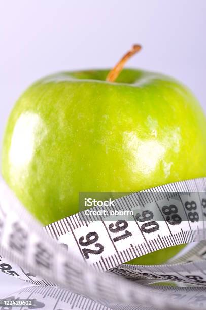 Ajuste - Fotografias de stock e mais imagens de Abaixo do peso - Abaixo do peso, Alimentação Saudável, Amarrado