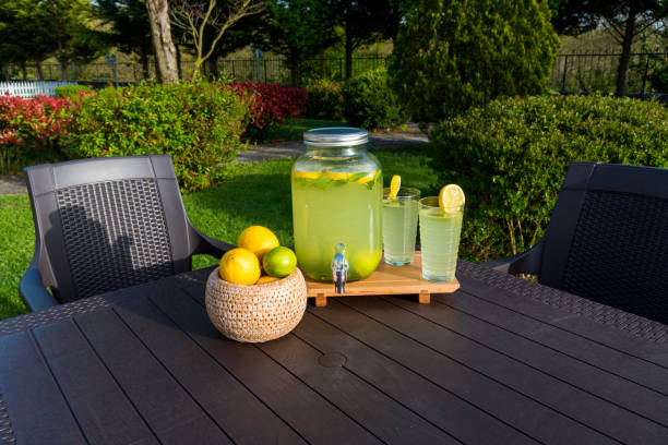 Lemonade Prepared With Lemon Slices In A Glass Dispenser Stock Photo -  Download Image Now - iStock