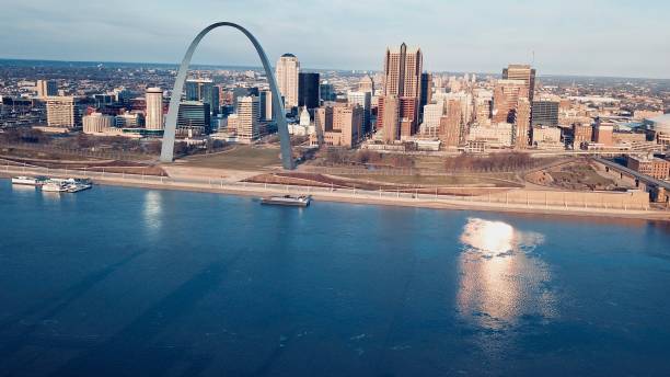 istock Gateway Arch and Downtown Skyline 1224260468