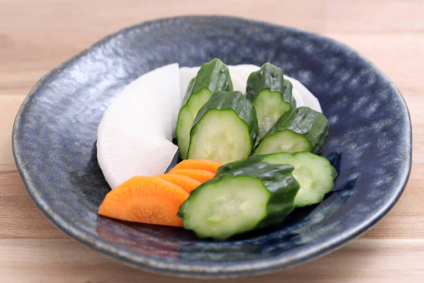 日本食、野菜塩漬けつけもの - 漬物 ストックフォトと画像