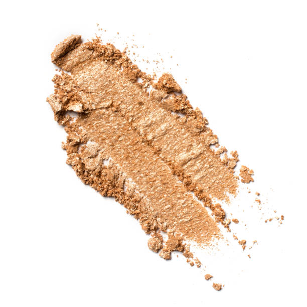 sombra de ojos beige brillante roto como muestra de producto de belleza cosmética - make up brush face powder make up isolated fotografías e imágenes de stock