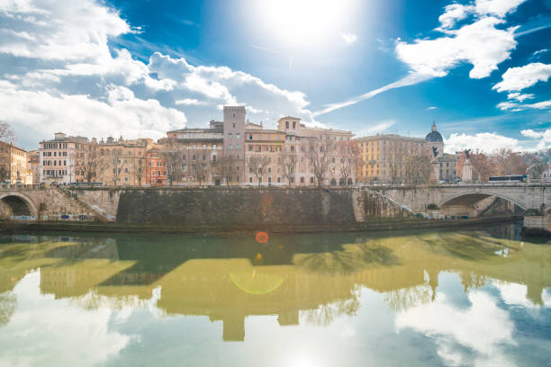 rome, italien-17. januar 2019: aelianische brücke oder pons aelius (römische brücke) in rom, italy - aelian bridge stock-fotos und bilder