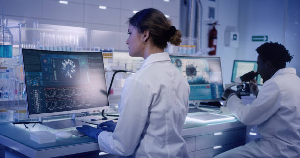 istock COVID-19 - laboratory team working on coronavirus vaccine 1224413538