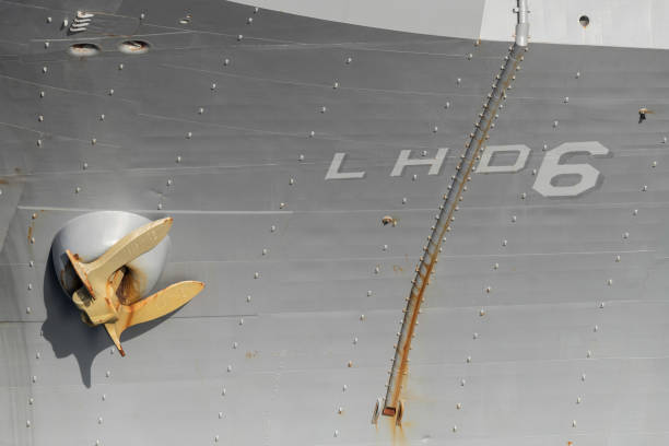 okręt desantowy typu "bonhomme richard" (lhd-6) typu wasp, który zadokował w station pier w melbourne. - helicopter boeing marines military zdjęcia i obrazy z banku zdjęć