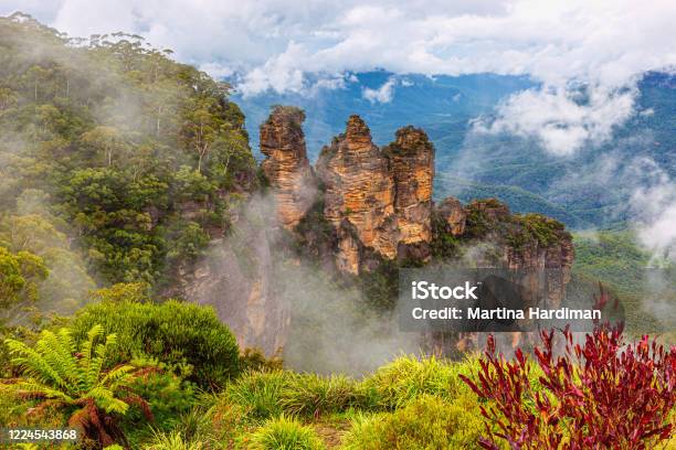 Three Sisters Rock Formation In Blue Mountains In New South Wales Australia Stock Photo - Download Image Now