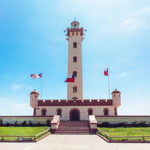 der monumentale leuchtturm von la serena - coquimbo region stock-fotos und bilder