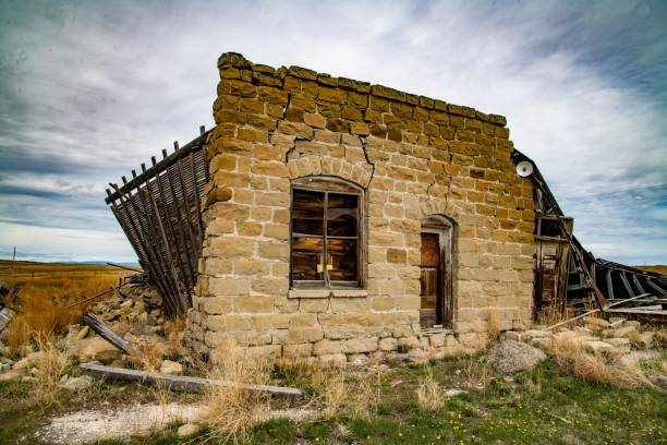 istock Old abandoned building in western USA 1224626915