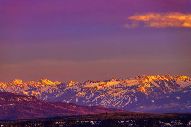 istock Aspen Highlands Ski Area Elk Mountains Alpenglow Sunset 1224650916
