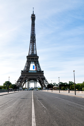 Paris : Iena Bridge, in front of Eiffel tower, near Trocadero is empty during pandemic Covid 19 in Europe. There are no people and no cars because people must stay at home and be confine. Schools, restaurants, stores, museums... are closed. Paris, in France. April 30th , 2020.