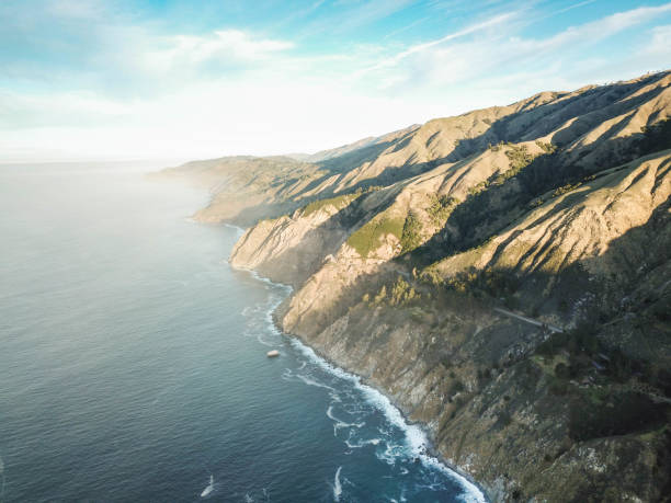 costa de california por drone en sunrise - california coastline fotografías e imágenes de stock