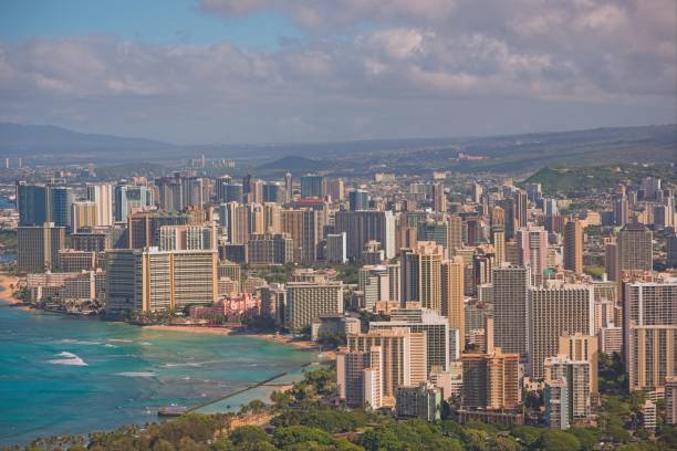 istock Waikiki Bach Hawaii 1224743299