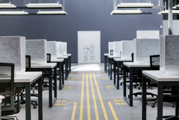 istock Collapse of the rental business, packaged computers in coworking space 1224771088