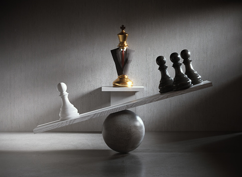 The king golden chess with The pawn chess, Concepts of leadership and business strategy, 3d illustration.