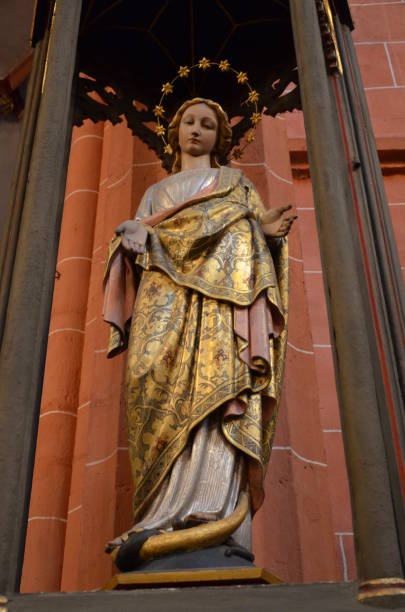istock Frankfurt Cathedral Kaiserdon St Bartholomaus in Germany 1224797349