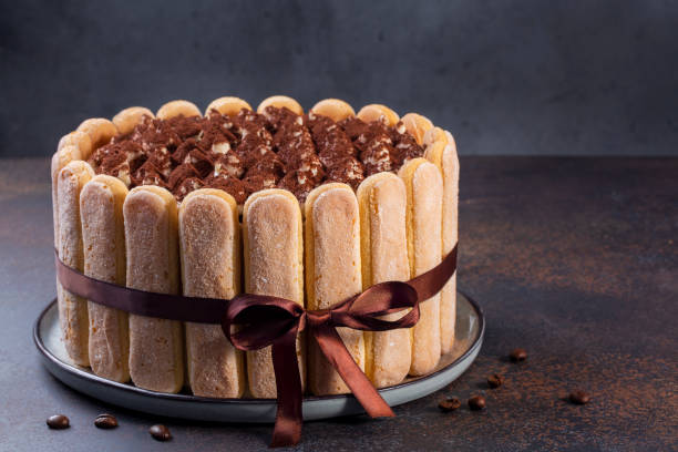 торт тирамису - tiramisu cake chocolate sweet food стоковые фото и изображения