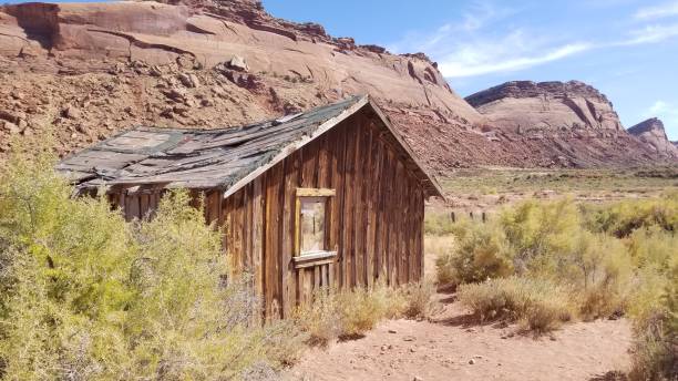 istock Comb Ridge Monocline Ghost House - Utah 1224881057