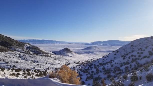 winter desert landscape along the pony express trail - pony express imagens e fotografias de stock