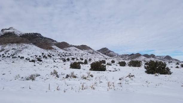 winter desert landscape along the pony express trail - pony express imagens e fotografias de stock
