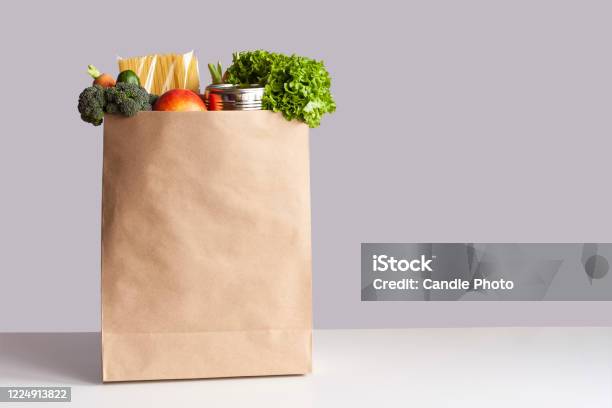 음식 회색 배경 종이 가방 슈퍼마켓에 대한 스톡 사진 및 기타 이미지 - 슈퍼마켓, 식료품, 음식