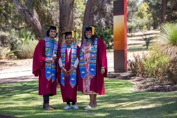 wspólne ukończenie studiów - australia aborigine group of people friendship zdjęcia i obrazy z banku zdjęć