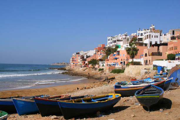 vue du village de taghazout, maroc janvier 2017 - nature travel locations photos et images de collection