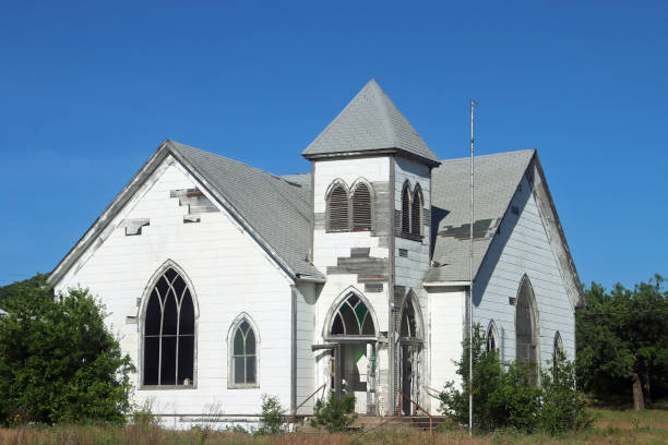 istock Abandoned old church in poor condition 1225058729