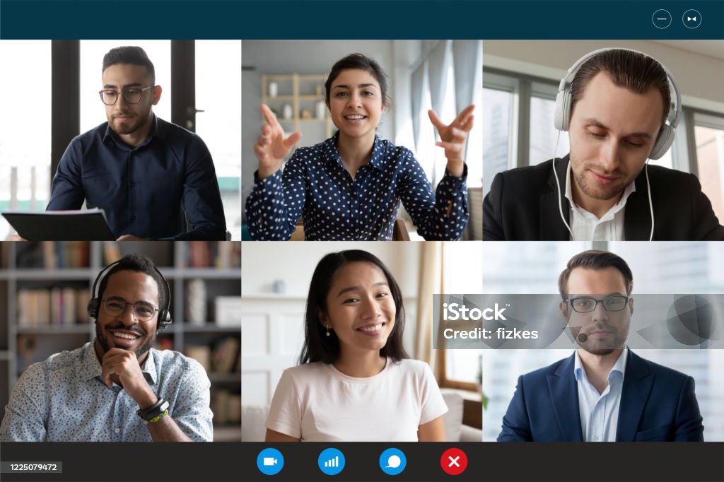 Laptop-Bildschirmansicht sechs multiethnische Personen, die an Gruppenvideoanruf beteiligt sind - Lizenzfrei Video-VoIP Stock-Foto