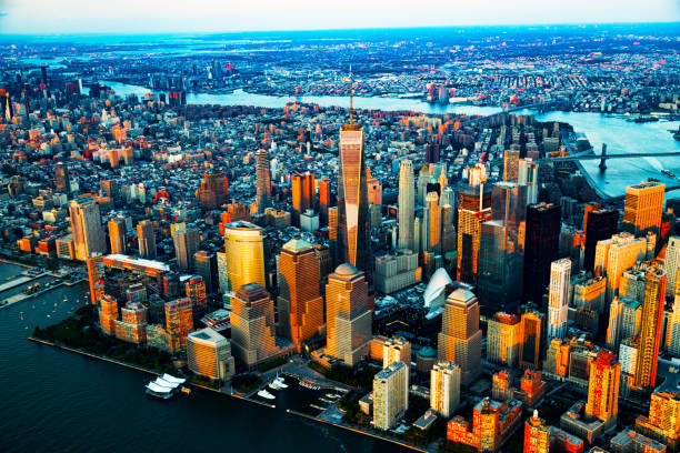 미국 뉴욕 맨해튼 - covid-19 시리즈 미만 도시 - dramatic sky manhattan moody sky new york city 뉴스 사진 이미지