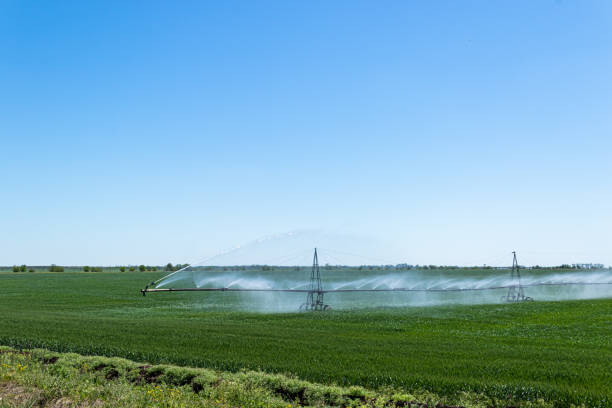 istock Farm water irrigation pivot system is aumtomatized farms 1225200837
