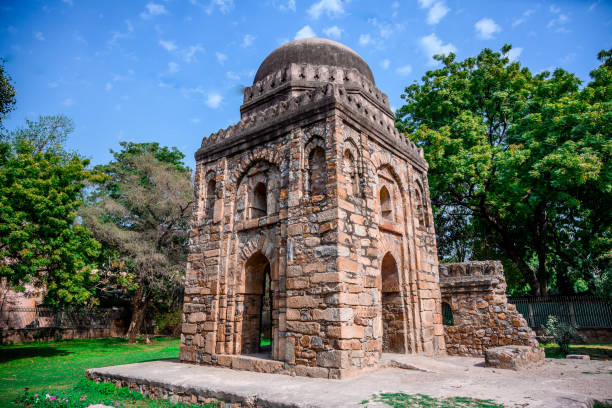 istock Historical Tomb in India 1225234360