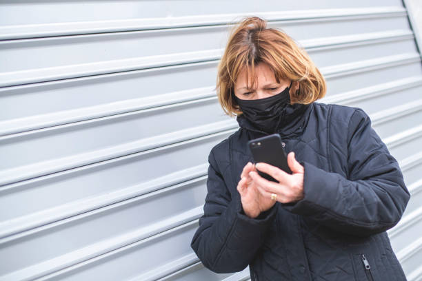 istock Reading Covid-19 news 1225251652