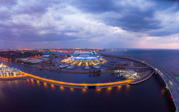 vista panorámica aérea nocturna del zenit arena con iluminación y nueva carretera - diámetro de alta velocidad occidental en noche blanca. - confederations cup fotografías e imágenes de stock