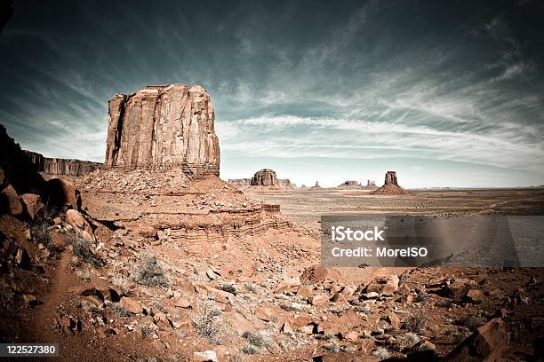 Valle Monumento Foto de stock y más banco de imágenes de Aire libre - Aire libre, Aislado, Arbusto