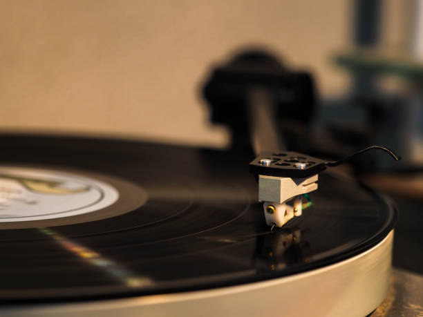 istock Turntable cartridge pick up sound from vinyl turntable record 1225295272