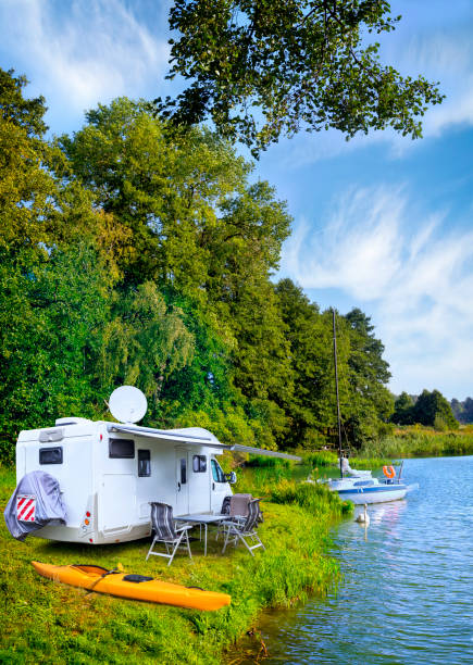 vacaciones en polonia - descanso activo junto al lago - masuren fotografías e imágenes de stock