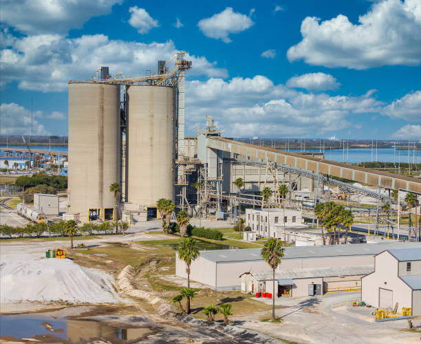 istock Industrial Shipping Operation on Coast 1225350071
