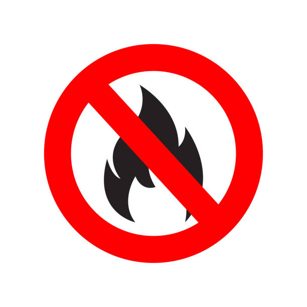 kein feuer vektor zeichen symbol. kein offenes flammenzeichen. kein offenes flammenzeichen. kein brandverbotsschild. flache vektor-illustration - feuer im freien stock-grafiken, -clipart, -cartoons und -symbole