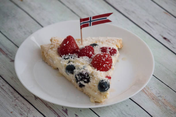 istock Pavlova-cake 17th of May 1225371346