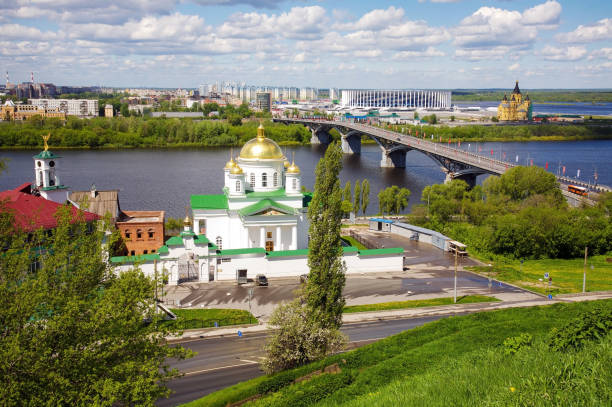panorama primaveral de nizhni nóvgorod - oka river fotografías e imágenes de stock