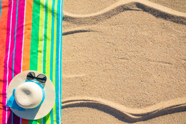 istock Sunny tropical beach vacation background 1225432498
