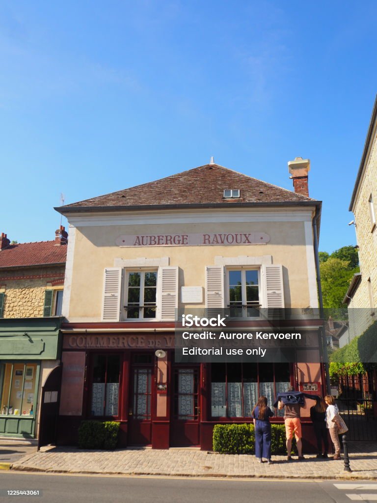 Inn Ravoux, Auvers-Sur-Oise, France. Where Vincent Van Gogh used to live. Auvers-sur-Oise is a famous village were impressionist painters like Van Gogh used to live. In May 2020, right after the lockdown due to Covid-19 crisis, the Auberge Ravoux was still being closed. Auvers-Sur-Oise Stock Photo