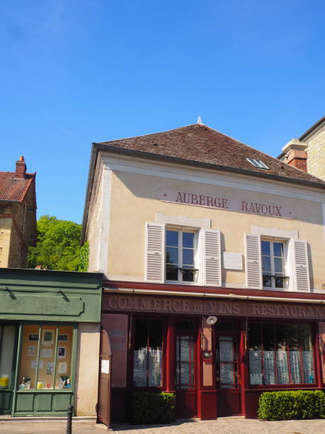 Inn Ravoux, Auvers-Sur-Oise, France. Where Vincent Van Gogh used to live. Auvers-sur-Oise is a famous village were impressionist painters like Van Gogh used to live. In May 2020, right after the lockdown due to Covid-19 crisis, the Auberge Ravoux was still being closed. vincent van gogh painter stock pictures, royalty-free photos & images