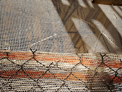 Construction Screen Mesh Mesh Screen At A Construction Site Stock Photo - Download Image Now ...