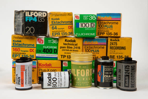 vecchio film fotografico da 35 mm - diapositiva foto e immagini stock