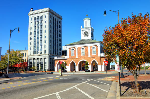 jesień w fayetteville w karolinie północnej - fayetteville north carolina zdjęcia i obrazy z banku zdjęć