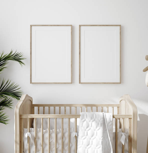 maquette vers le haut cadre dans la chambre d’enfants avec le mobilier en bois normal, fond intérieur de modèle de ferme - chambre de bébé photos et images de collection