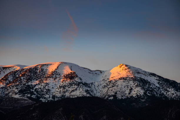 istock Snowy mountains in Catalonia with clear sky during sunset 1225585591