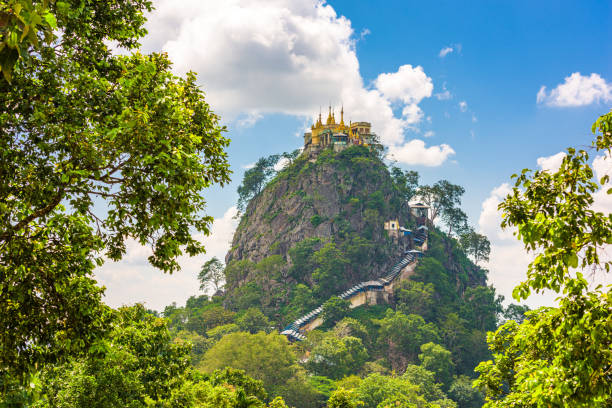 гора попа, мьянма - burmese culture myanmar old outdoors стоковые фото и изображения