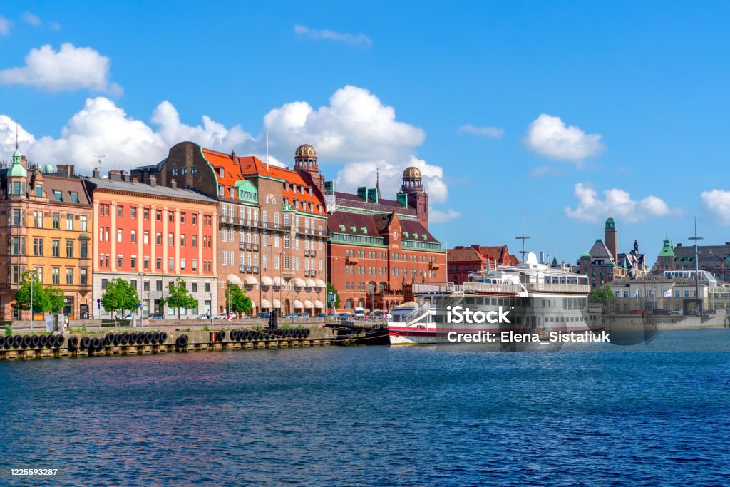 Piękny pejzaż Malmo w Szwecji, kanał w centrum miasta - Zbiór zdjęć royalty-free (Malmö)