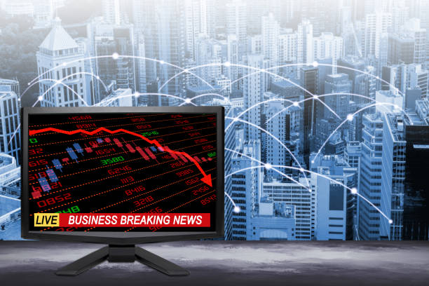 live business breaking news update on tv with stock indicators - newspaper headline unemployment finance recession imagens e fotografias de stock